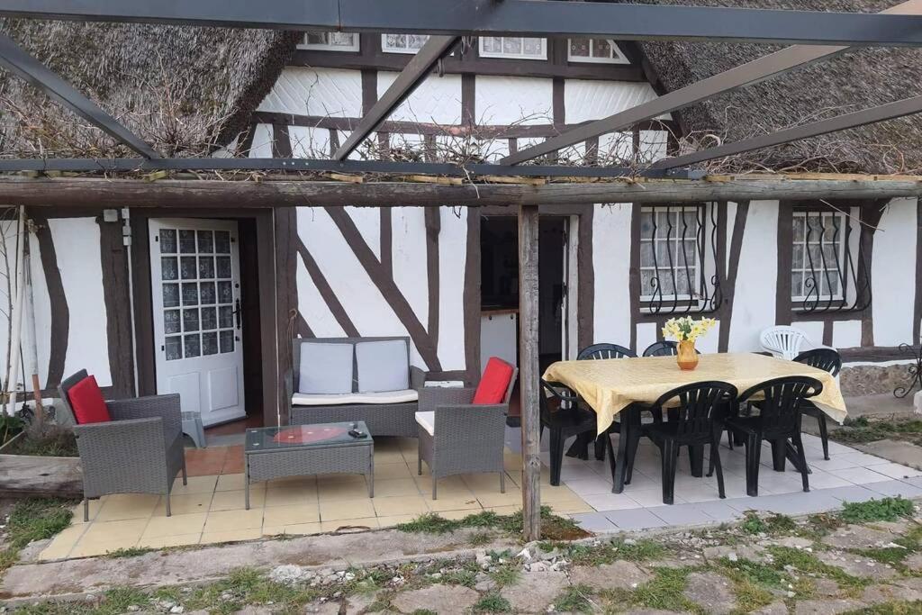 Chaumiere Du Chateau D'O Et Sa Mini Ferme ,Gite 21Couchages Goupil-Othon Kültér fotó